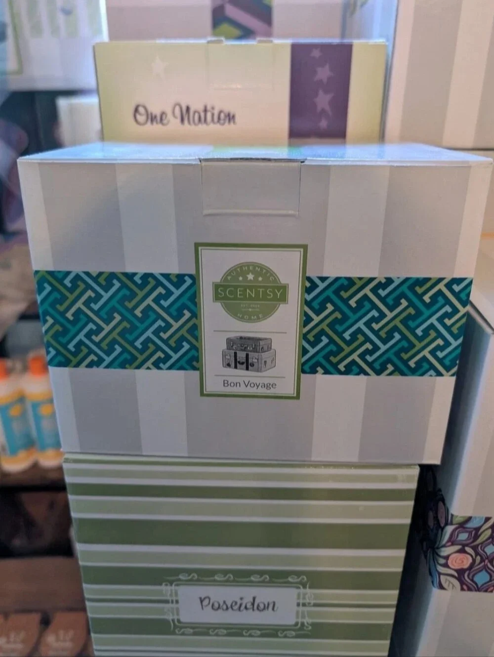 Scentsy Bon Voyage Warmer 2 Pc Luggage Trunk 1940 Style-Retired/RARE-NEW IN BOX
